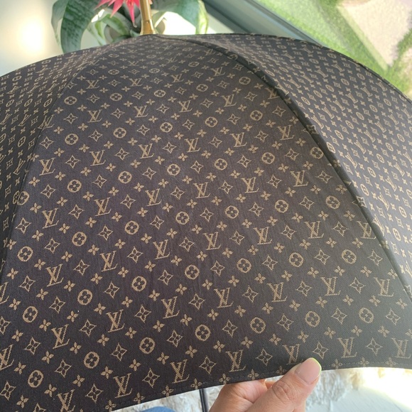 Authentic Louis Vuitton Umbrella Gold trim - Picture 4 of 8